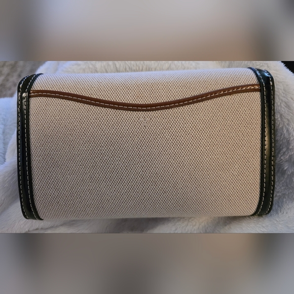 Tory Burch Thea Canvas Flat Wallet Crossover - Picture 2 of 10